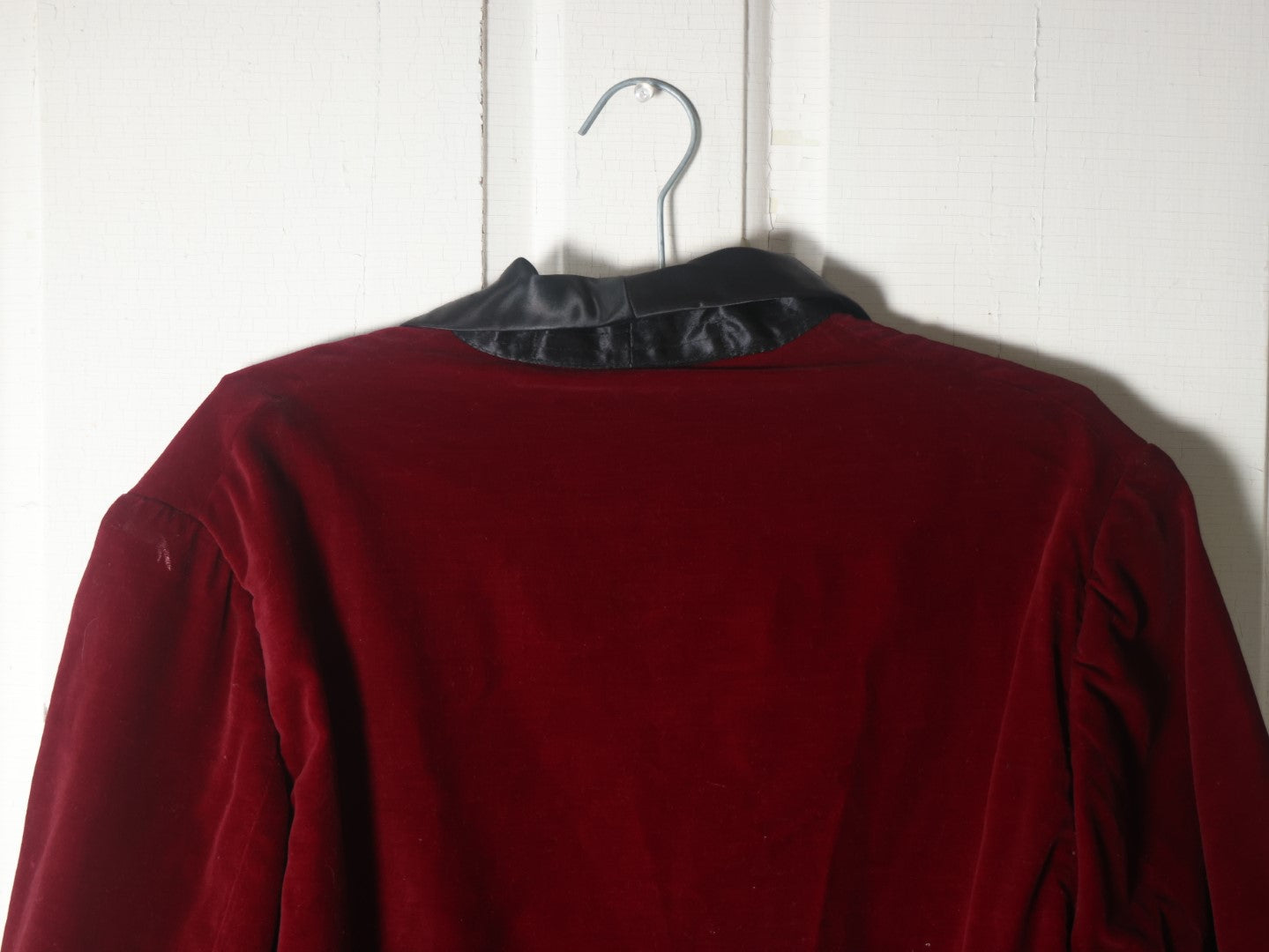 Lot 020 - Vintage Red Velvet And Silk Smoking Jacket With Button Enclosure (Approximate Measurements In Description)