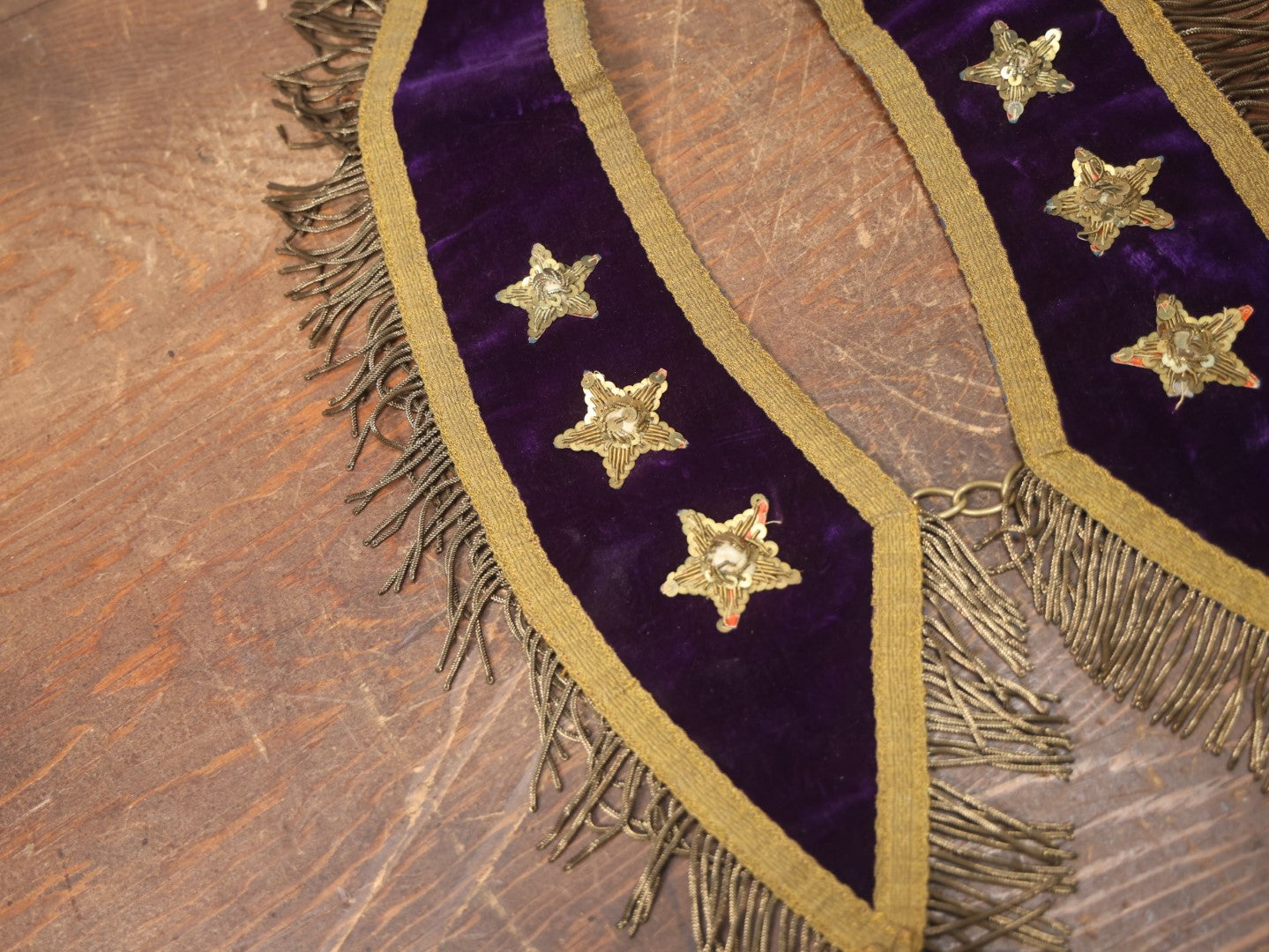 Lot 021 - Antique Purple Velvet Odd Fellows I.O.O.F. Sash Collar With Three Stars, Metal Fringe