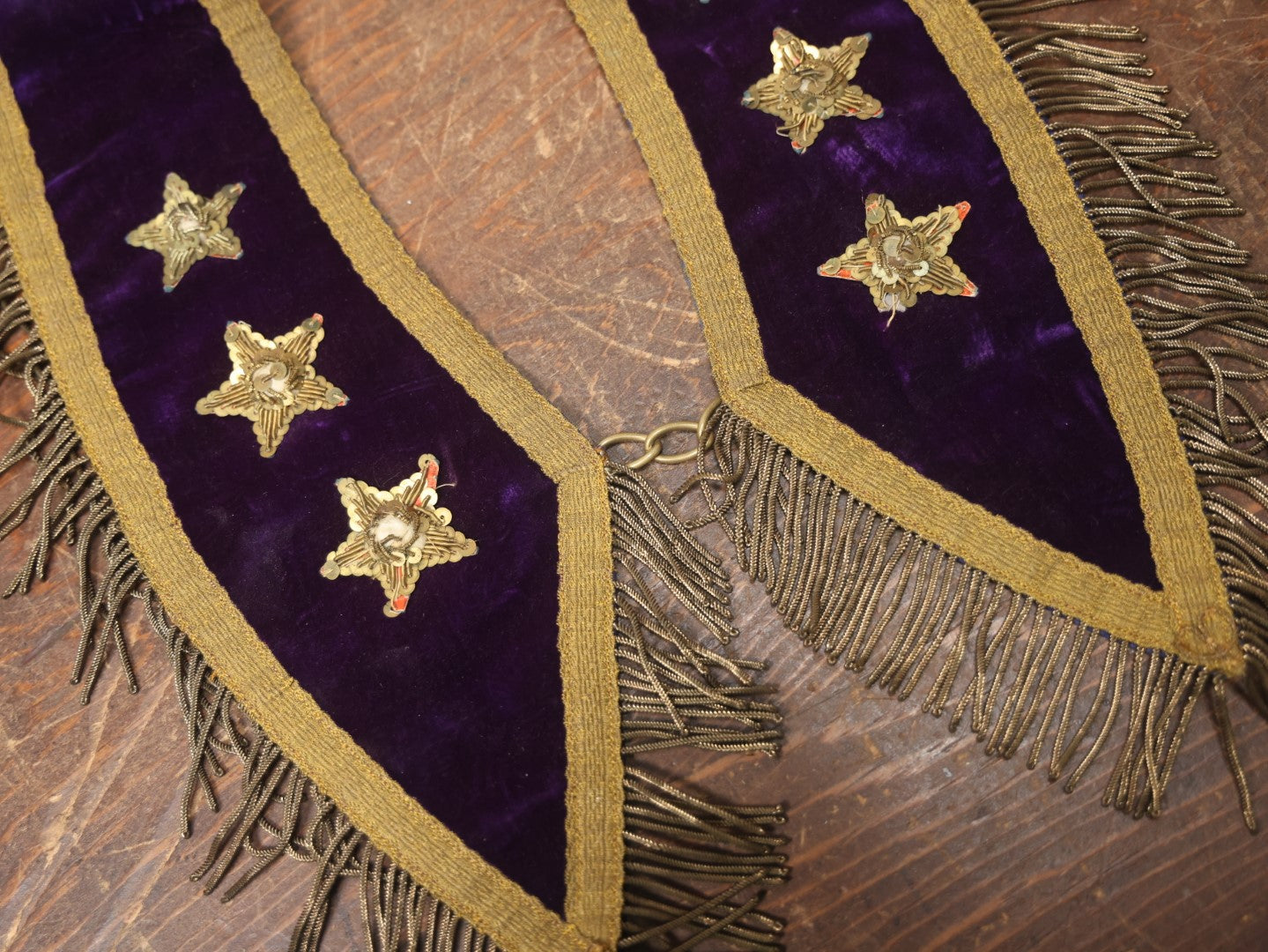 Lot 021 - Antique Purple Velvet Odd Fellows I.O.O.F. Sash Collar With Three Stars, Metal Fringe