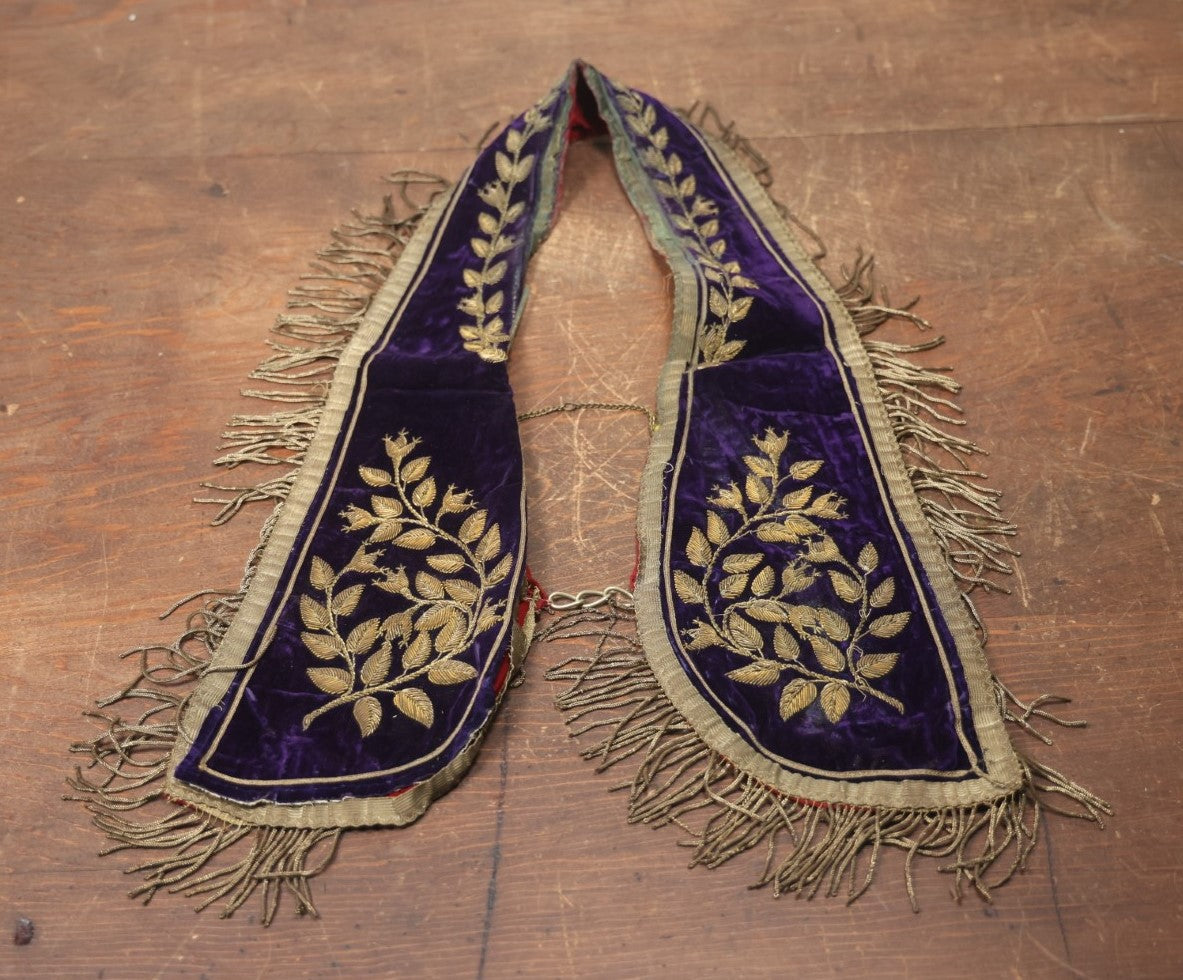 Lot 023 - Antique Purple Velvet Odd Fellows I.O.O.F. Sash Collar With Leaves Design, Metal Fringe, Note Heavy Wear