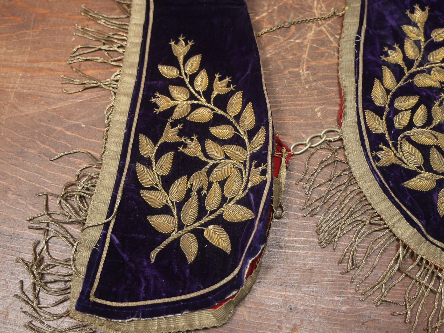 Lot 023 - Antique Purple Velvet Odd Fellows I.O.O.F. Sash Collar With Leaves Design, Metal Fringe, Note Heavy Wear