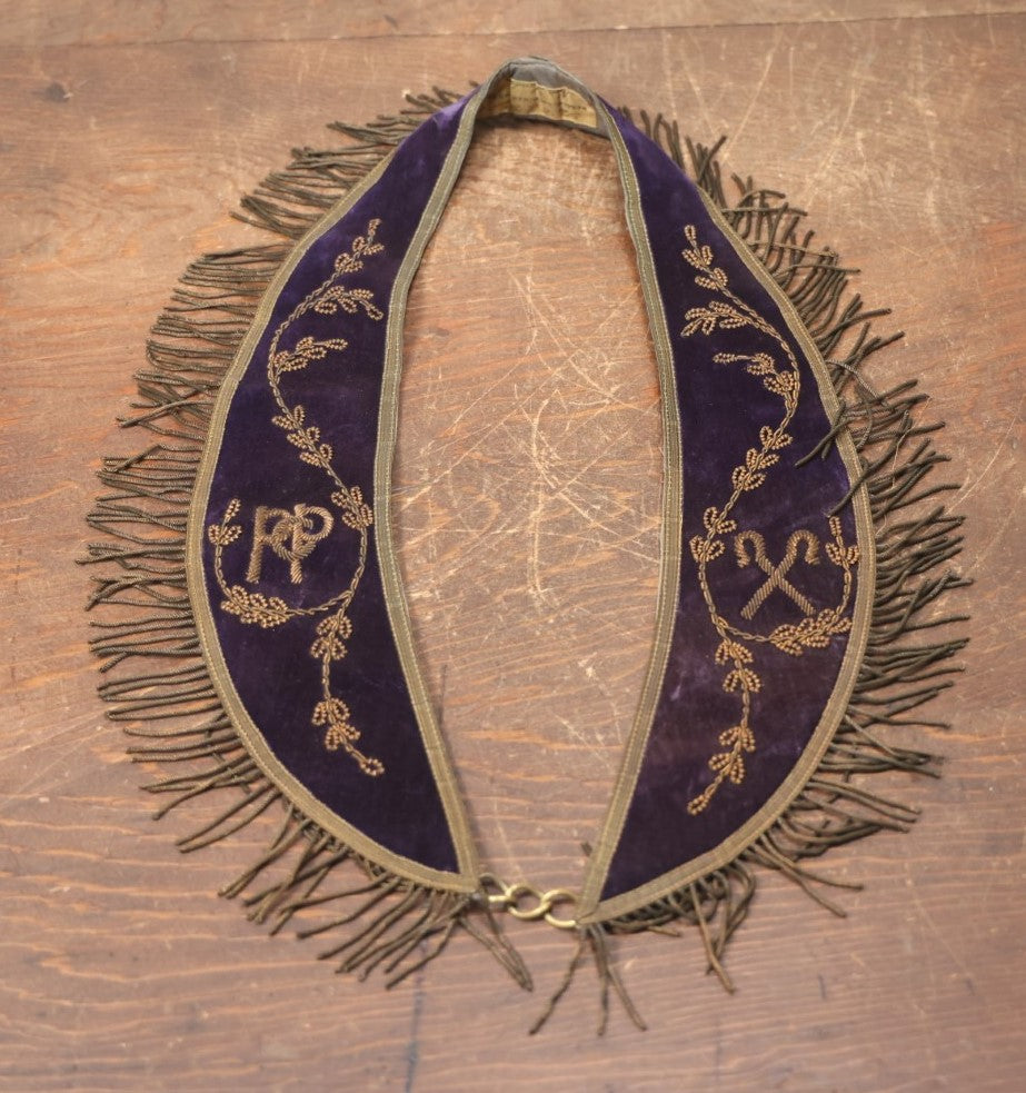 Lot 024 - Antique Purple Velvet Odd Fellows I.O.O.F. Sash Collar With Leaves, P.C.P. Past Chief Patriarch, Crossed Staffs Symbol, By The C.E. Ward Company, New London, Ohio