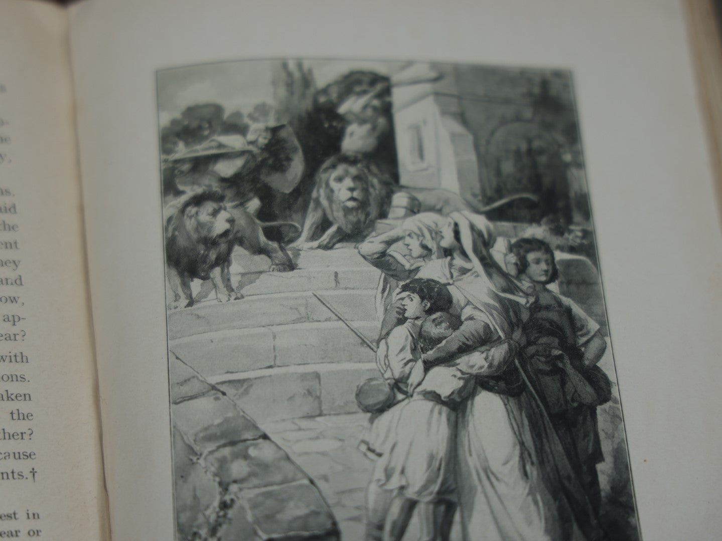 Lot 072 - "The Pilgrim's Progress" By John Bunyan, Illustrated, Antique Book Printed In Germany