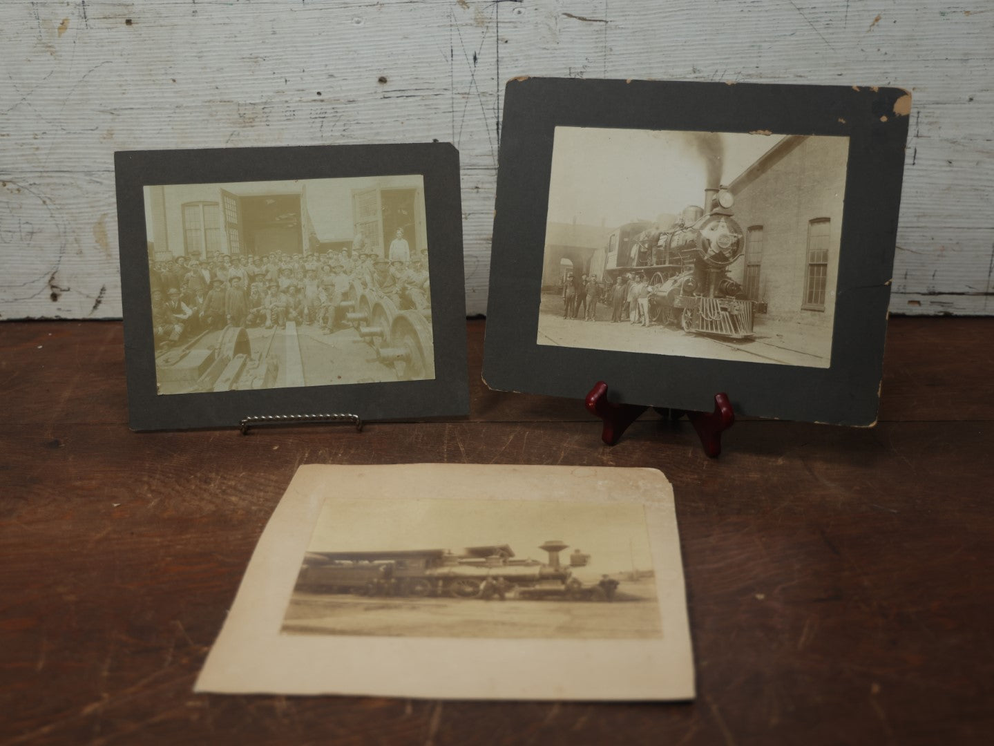 Lot 078 - Grouping Of Three Antique Boarded Photos Of Railroad Workers, Trains, Locomotives, Including New Orleans And Tennessee Railroad And More