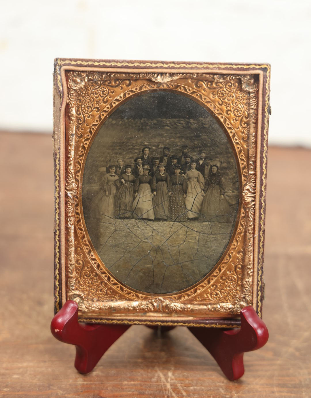 Lot 021 - Antique 1/2 Plate Tintype Of 17 People (Ten Men, Seven Women), In Half Case With Mat