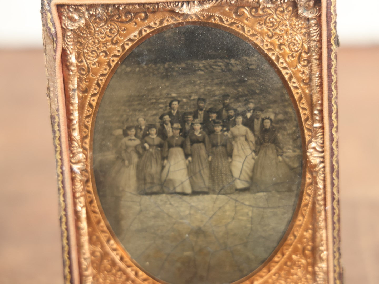 Lot 021 - Antique 1/2 Plate Tintype Of 17 People (Ten Men, Seven Women), In Half Case With Mat