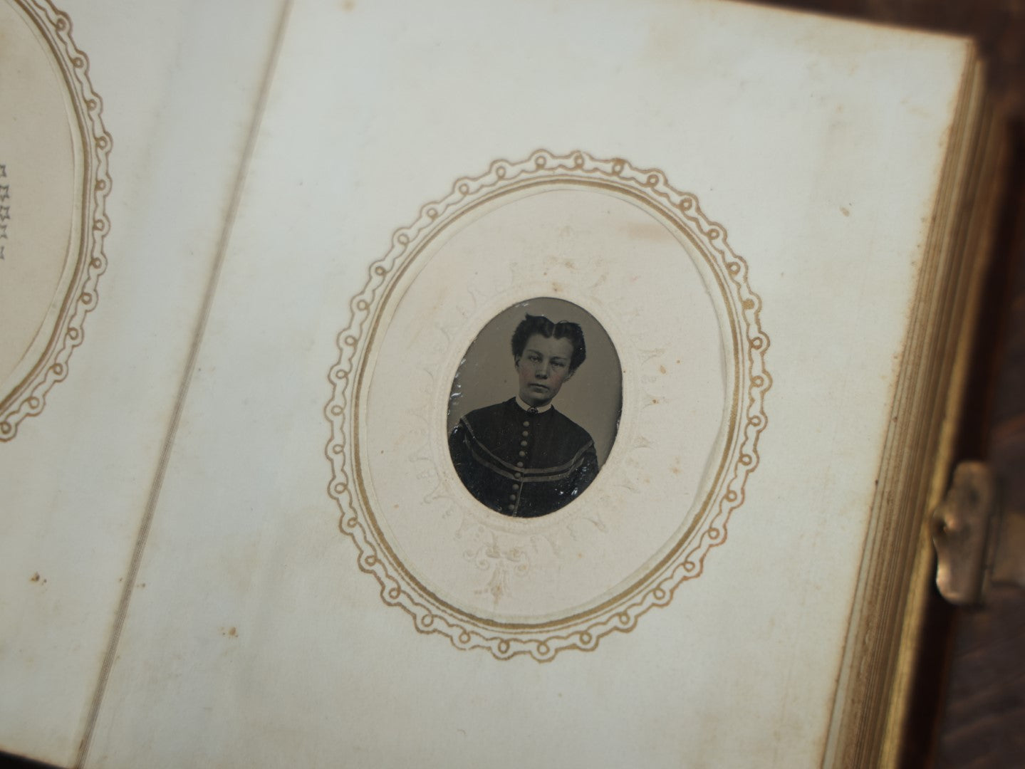 Lot 025 - Antique Victorian Photo Album Of Julia E. Kelso, Loaded With 27 Tintypes And 19 C.D.V. Images, Including Soldier, Gem Tintypes