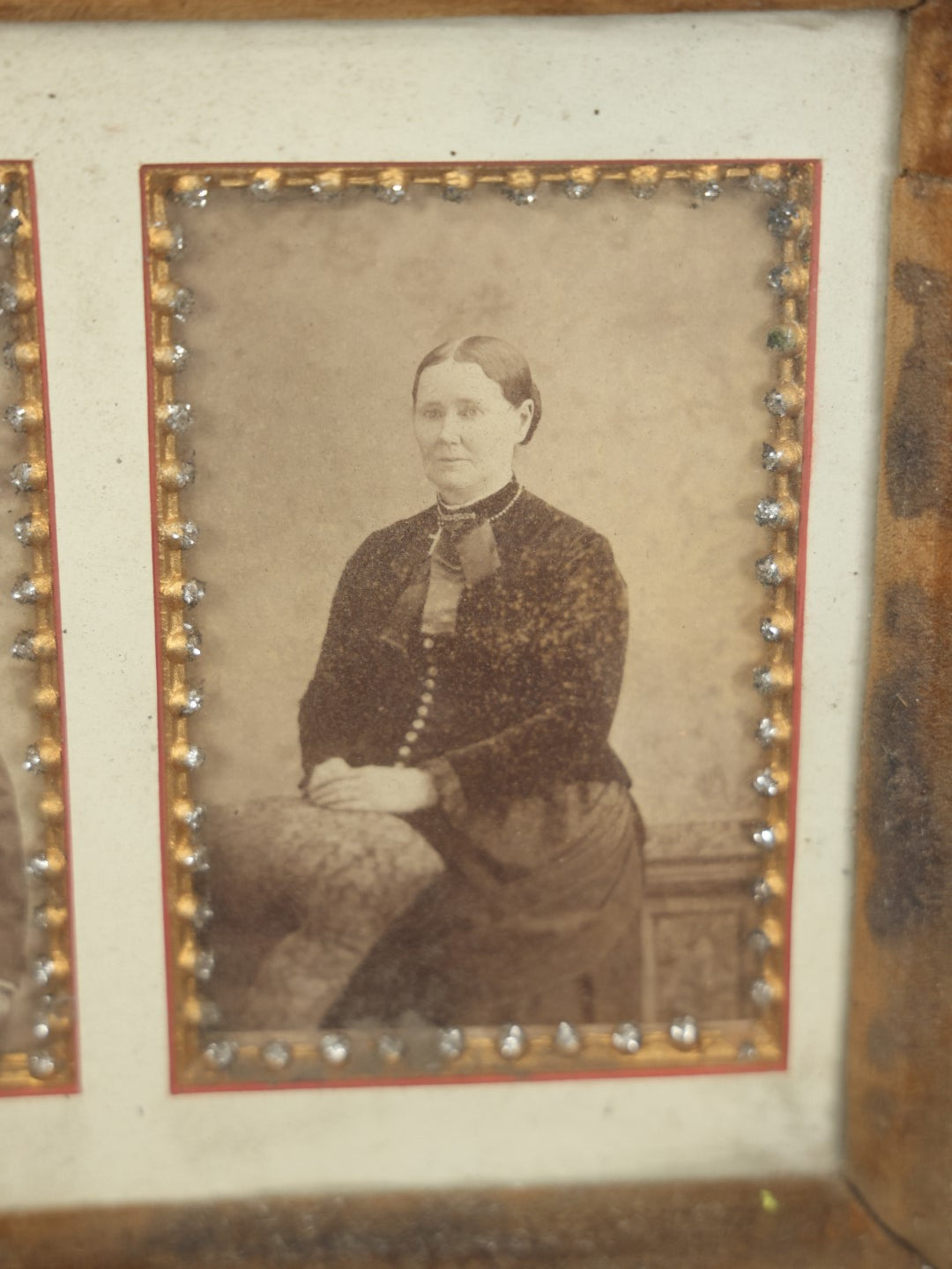 Lot 040 - Unique Framing Of Two Antique Cabinet Card Photos, Likely Of A Husband And Wife, In Deep Ornate Frame, With Custom Mat, Note Losses To Frame