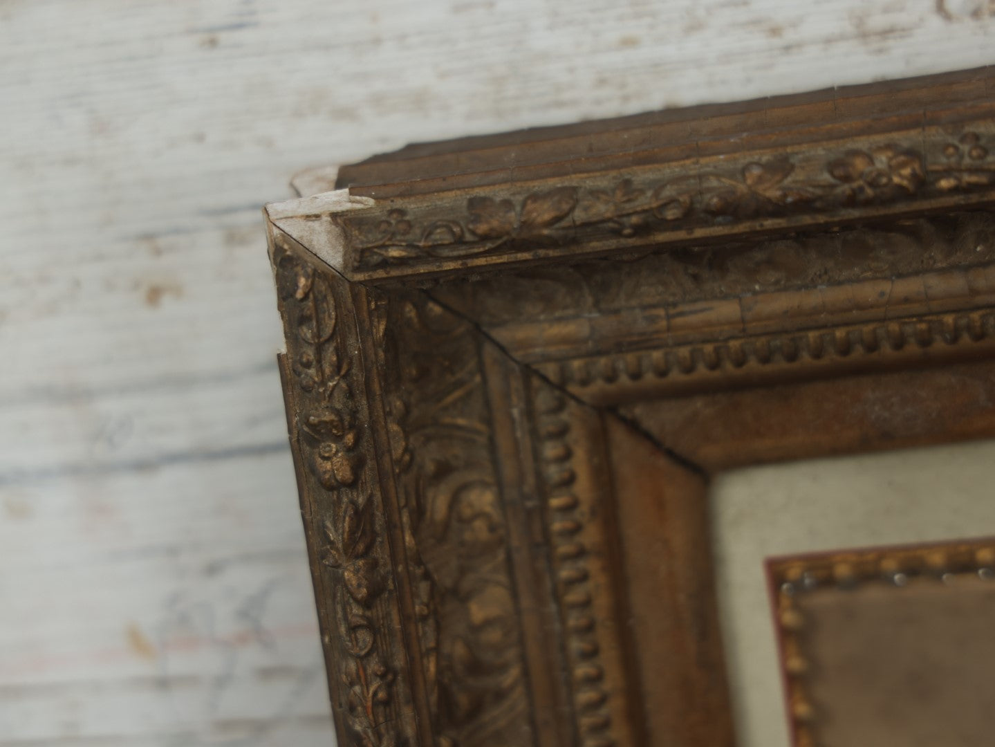 Lot 040 - Unique Framing Of Two Antique Cabinet Card Photos, Likely Of A Husband And Wife, In Deep Ornate Frame, With Custom Mat, Note Losses To Frame