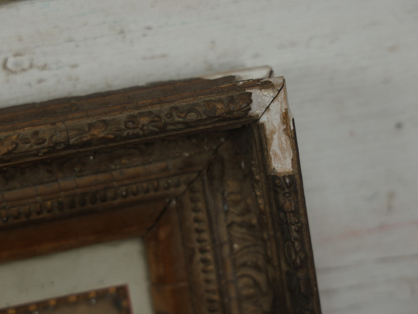 Lot 040 - Unique Framing Of Two Antique Cabinet Card Photos, Likely Of A Husband And Wife, In Deep Ornate Frame, With Custom Mat, Note Losses To Frame