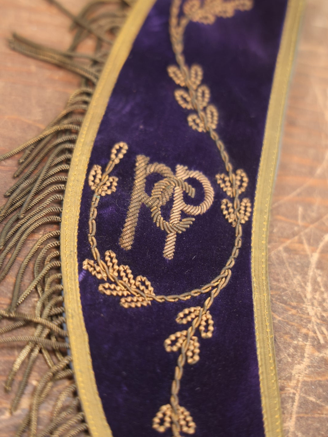 Lot 051 - Vintage Purple Velvet Odd Fellows I.O.O.F. Sash Collar With Vine Detailing, P.C.P. Past Chief Patriarch, Crossed Staffs Symbol, By The C.E. Ward Company, New London, Ohio