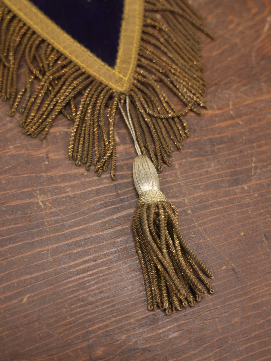 Lot 052 - Vintage Purple Velvet Odd Fellows I.O.O.F. Sash Collar With Vine And Leaves, Crossed Staffs Symbol, Tassels, By Harding Army And Navy Uniforms, Boston, Massachusetts