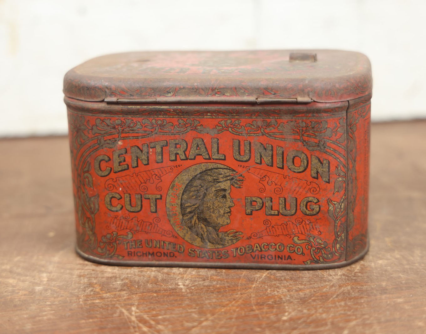 Lot 073 - Central Union Cut Plug Tobacco Tin With Woman In Moon, United States Tobacco Company, Richmond, Virgina, Advertising Tin