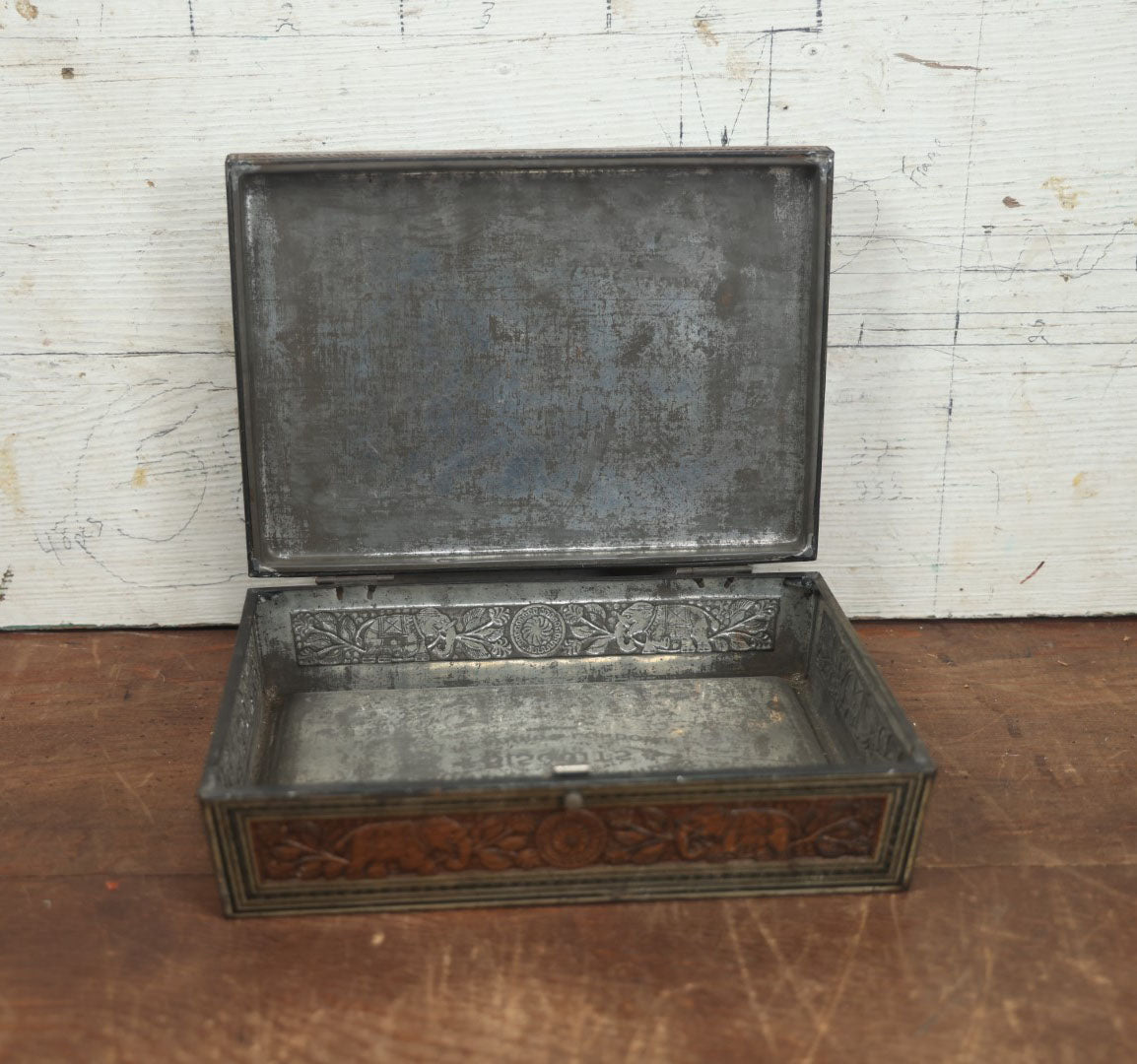 Lot 076 - Vintage Huntley And Palmers Biscuits Tin With Elephant Motif, Reading & London, England