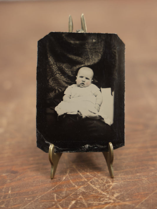 Lot 097 - Antique Hidden Mother Tintype Of Little Baby, Appears To Be Sitting On Lap, Legs Visible