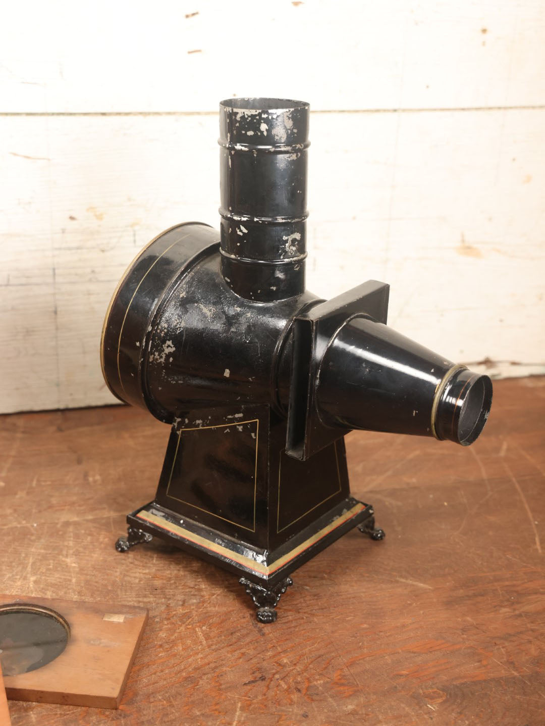 Lot 010 - Antique No. 2 Electro Radiant Magic Lantern Kerosene Lamp Projector In Original Box With Three Slides And Original Instructions'