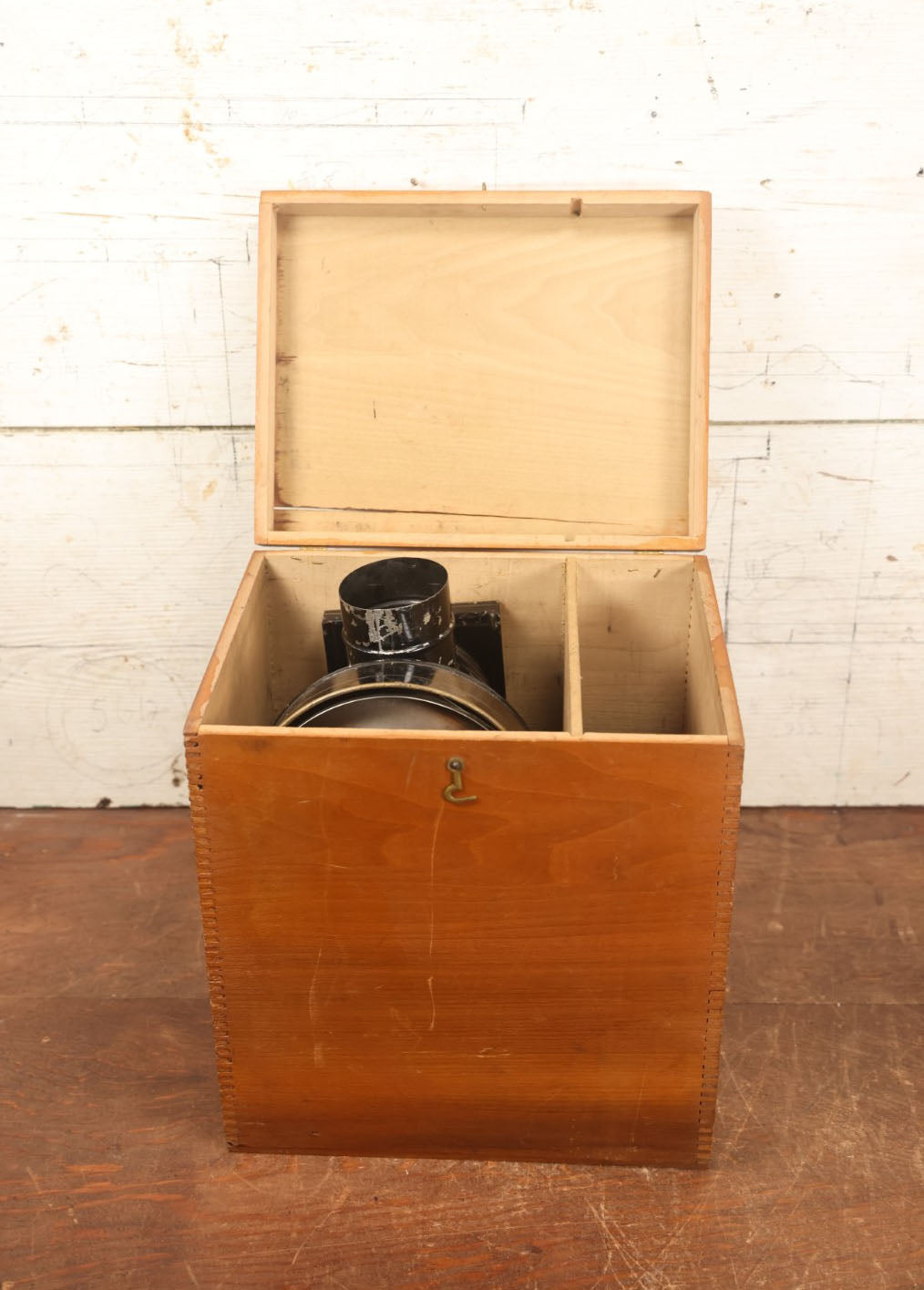 Lot 010 - Antique No. 2 Electro Radiant Magic Lantern Kerosene Lamp Projector In Original Box With Three Slides And Original Instructions'