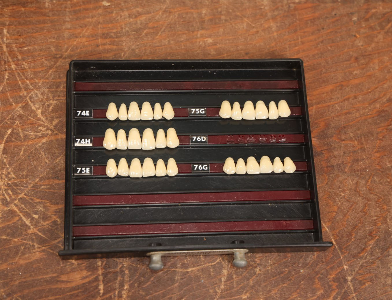 Lot 016 - Vintage Bakelite Dentist Cabinet With False Teeth, The Dentists' Supply Co. Of New York Bioform