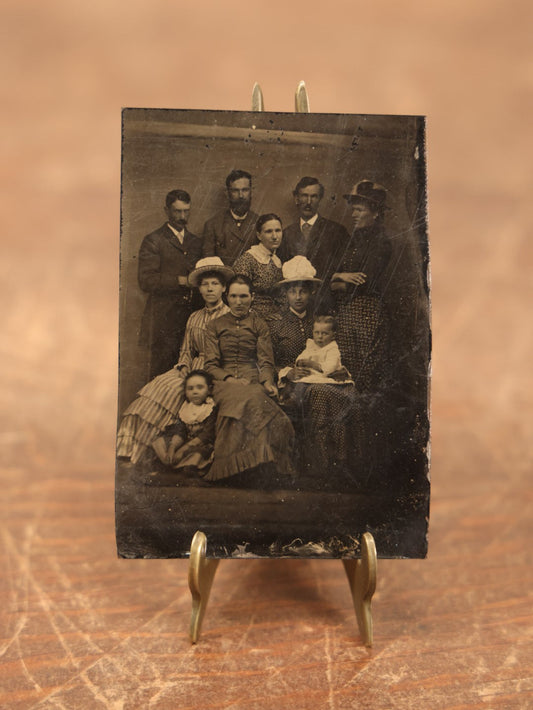 Lot 095 - Single Tintype Photo, Ten People, Men, Women, And Children, Group Photo