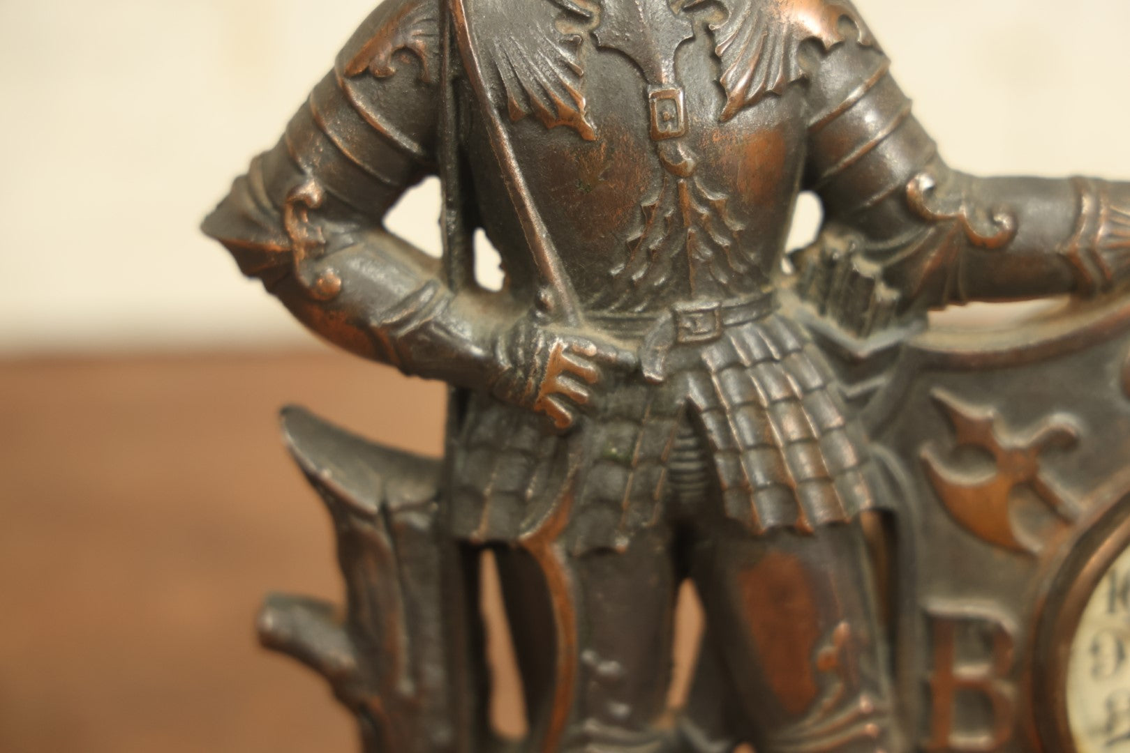 Lot 006 - Antique Brotherhood Of American Yeoman Fraternal Figural Cast Metal Clock With Knight