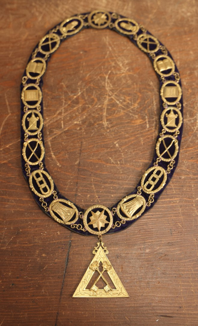 Lot 054 - Antique Odd Fellows I.O.O.F. Purple Chain Collar With Many Symbols Including Three Links And Heart In Hand, With Crossed Keys Medallion, By Harding Uniform & Regalia Company, Boston