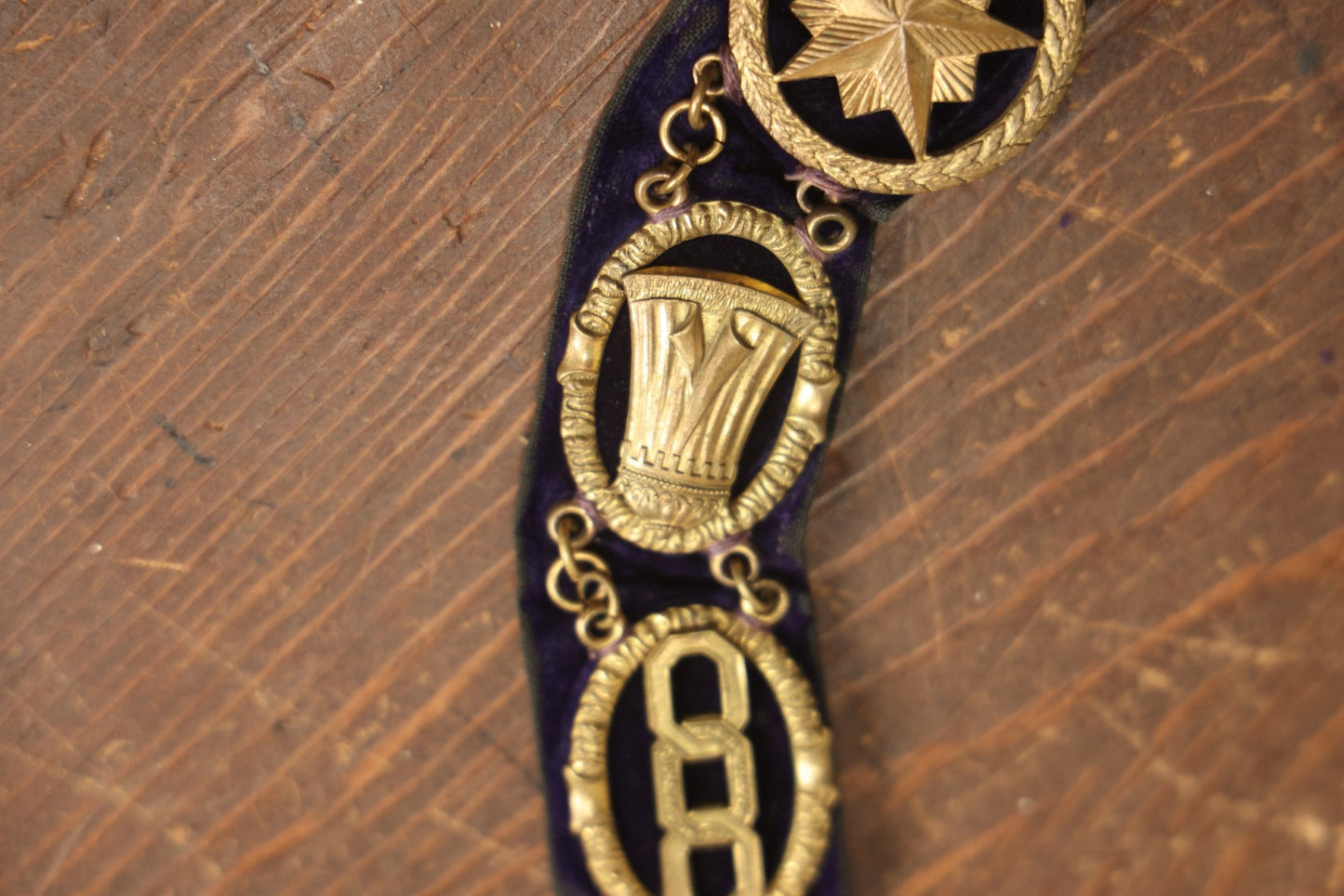 Lot 054 - Antique Odd Fellows I.O.O.F. Purple Chain Collar With Many Symbols Including Three Links And Heart In Hand, With Crossed Keys Medallion, By Harding Uniform & Regalia Company, Boston