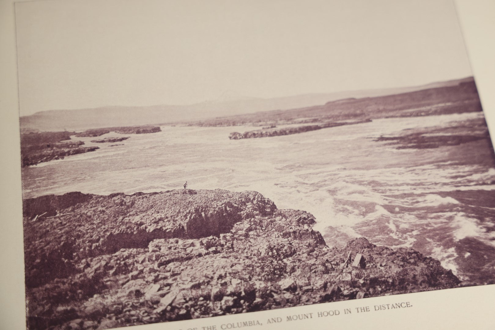 Lot 087 - "America's Wonderlands, A Pictorial And Descriptive History Of Our Country's Scenic Marvels" Antique Photography Book By J.W. Buel, With More Than 500 Photos, Copyright 1893, Note Heavy Wear, Binding Issues