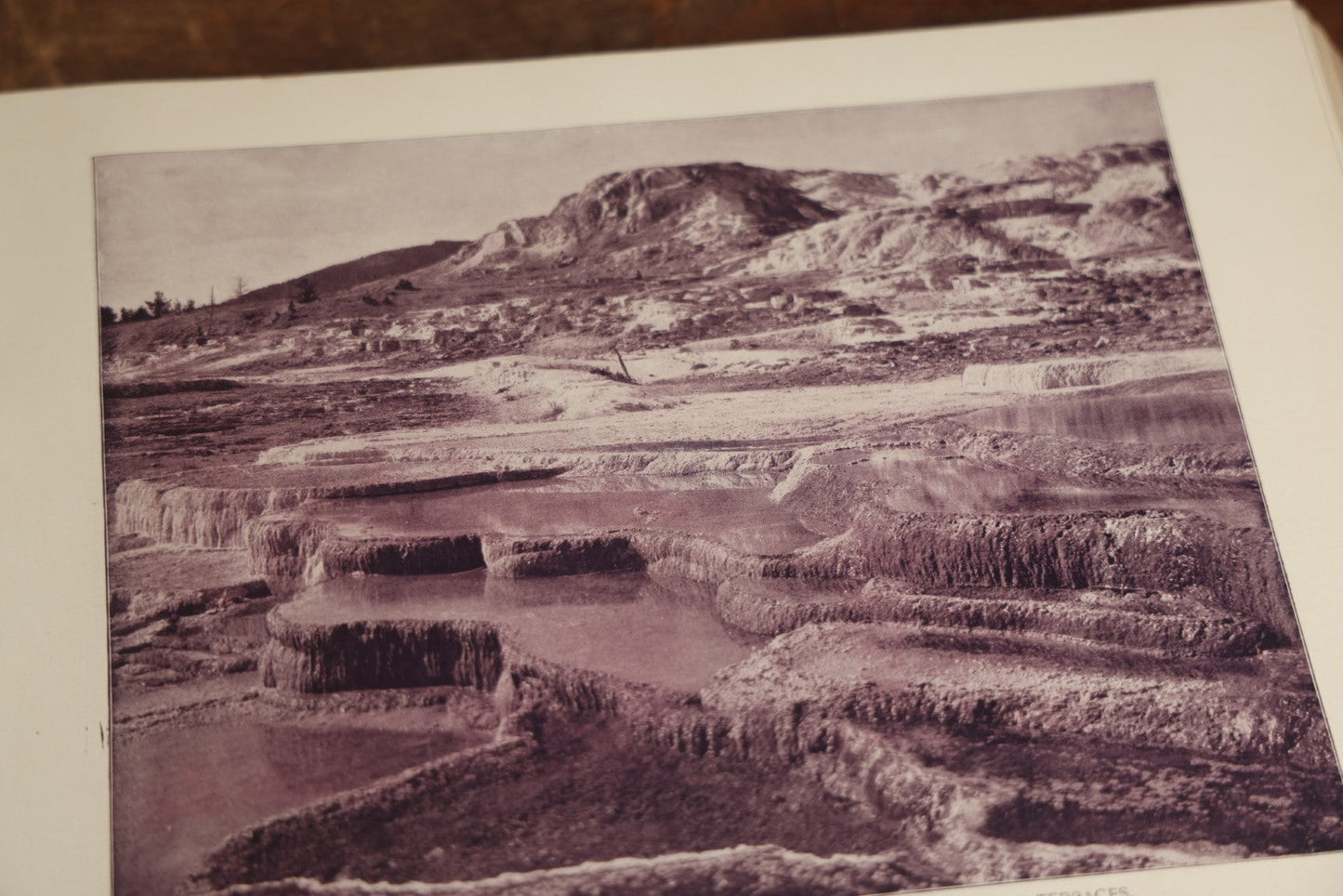 Lot 087 - "America's Wonderlands, A Pictorial And Descriptive History Of Our Country's Scenic Marvels" Antique Photography Book By J.W. Buel, With More Than 500 Photos, Copyright 1893, Note Heavy Wear, Binding Issues