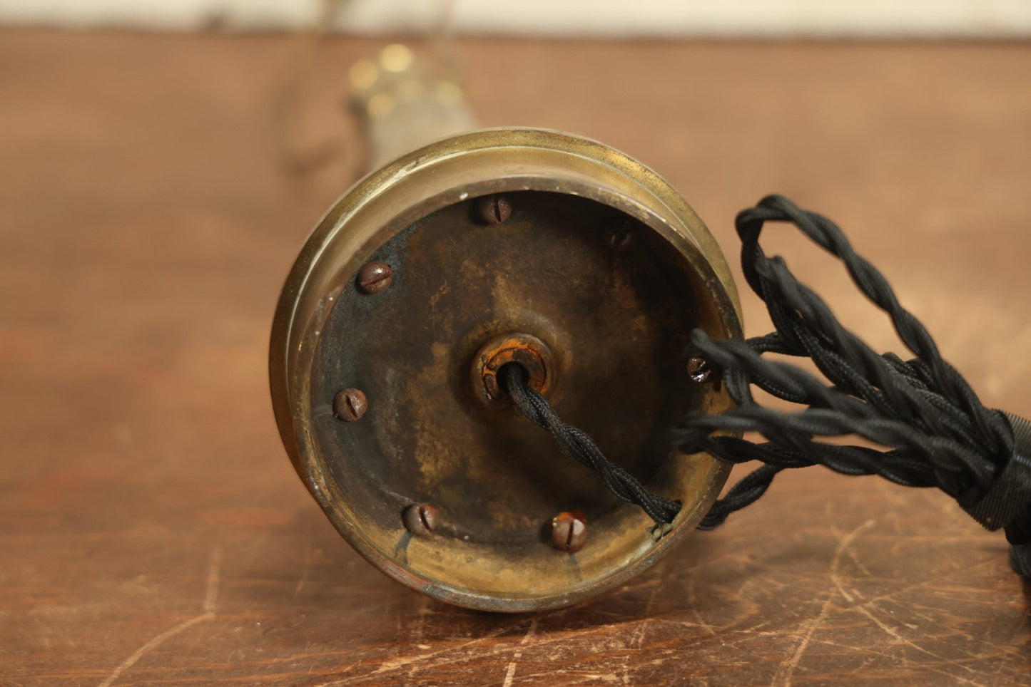 Lot 007 - Early 20th Century Trench Art Shell Lamp With Engraved Statue Of Liberty, Patriotic Lighting, With Bullets And Shell Casings, Rewired, Working