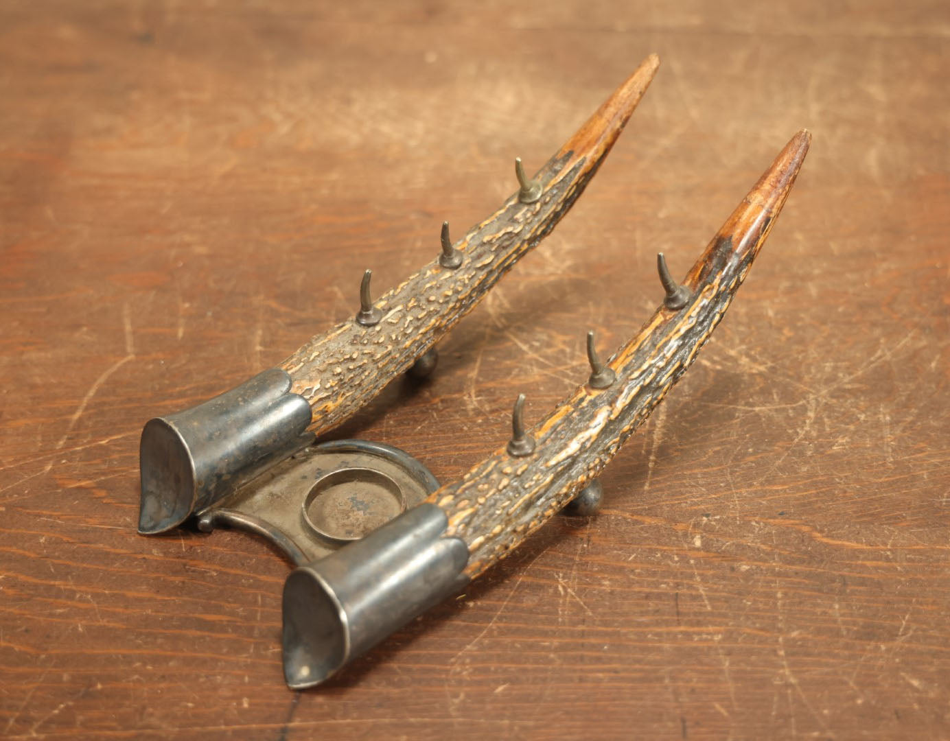 Lot 008 - Antique Stag Antler Inkwell Stand And Pen Rest, Missing Glass Inkwell, Room For Three Pens