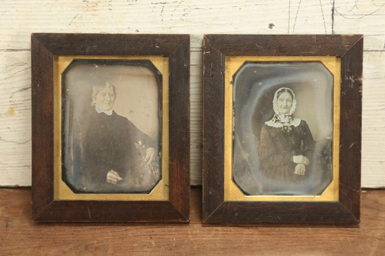 Lot 009 - Pair Of Half Plate Daguerreotype Photographs Of An Elderly Couple, Likely Born In The 18th Century, In Custom Made Frames, Resealed