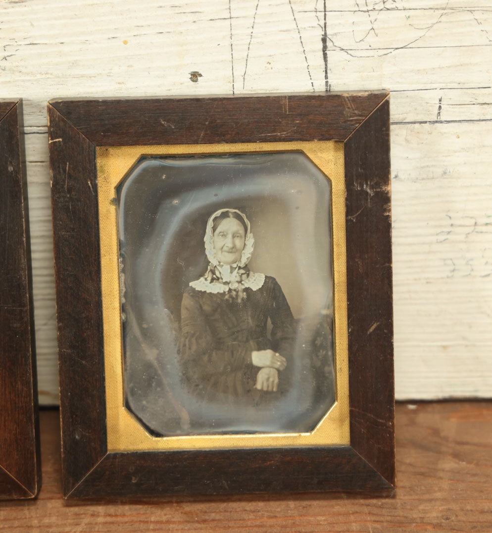 Lot 009 - Pair Of Half Plate Daguerreotype Photographs Of An Elderly Couple, Likely Born In The 18th Century, In Custom Made Frames, Resealed