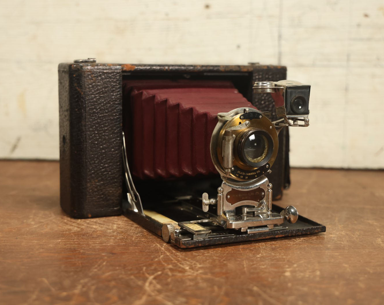 Lot 031 - Antique Kodak No. 4 Folding Hawk-Eye Model 3 Film Camera