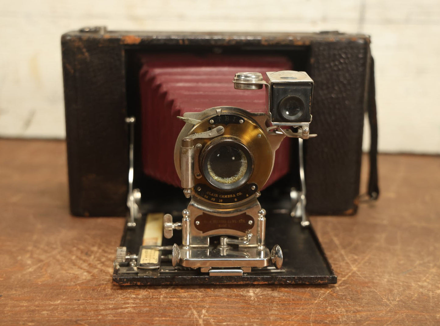 Lot 031 - Antique Kodak No. 4 Folding Hawk-Eye Model 3 Film Camera