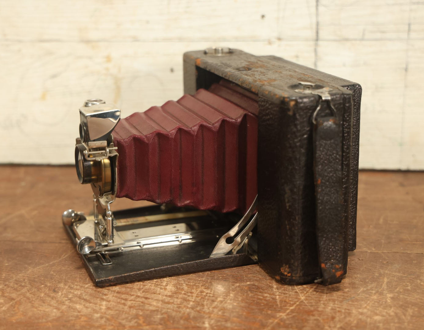 Lot 031 - Antique Kodak No. 4 Folding Hawk-Eye Model 3 Film Camera