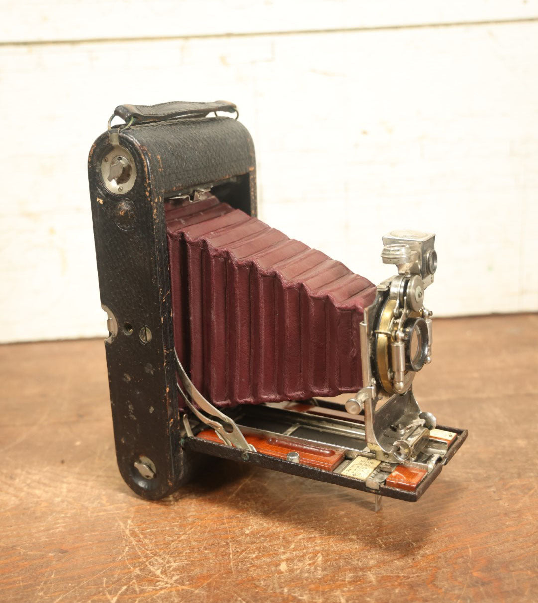 Lot 032 - Antique Kodak No. 3A Folding Pocket Kodak Model B-2 Film Camera, Circa 1902