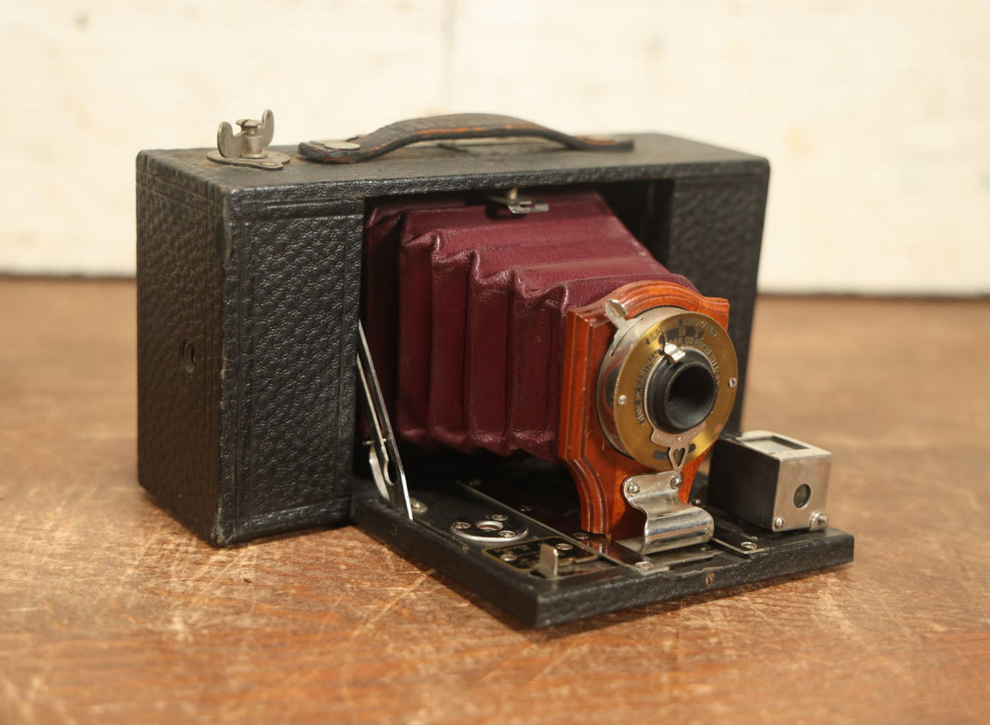 Lot 034 - Antique Kodak No. 2 Folding Brownie Automatic Film Camera