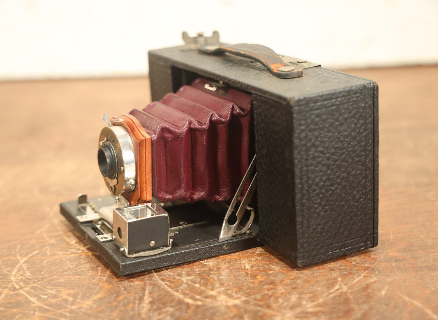 Lot 034 - Antique Kodak No. 2 Folding Brownie Automatic Film Camera