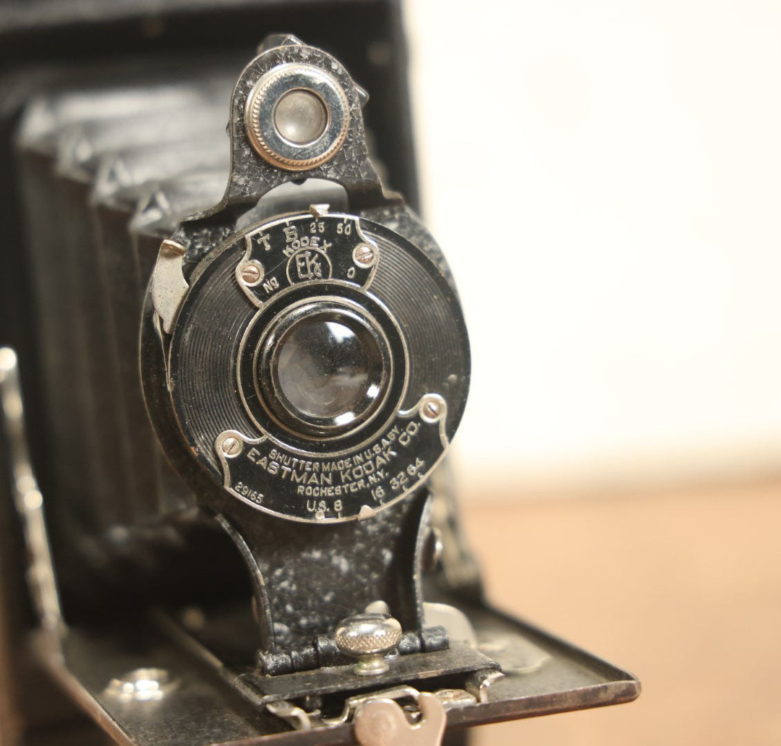 Lot 035 - Antique Kodak No. 2 Folding Cartridge Hawk-Eye Model B Film Camera