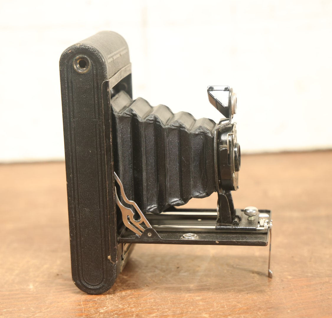 Lot 035 - Antique Kodak No. 2 Folding Cartridge Hawk-Eye Model B Film Camera