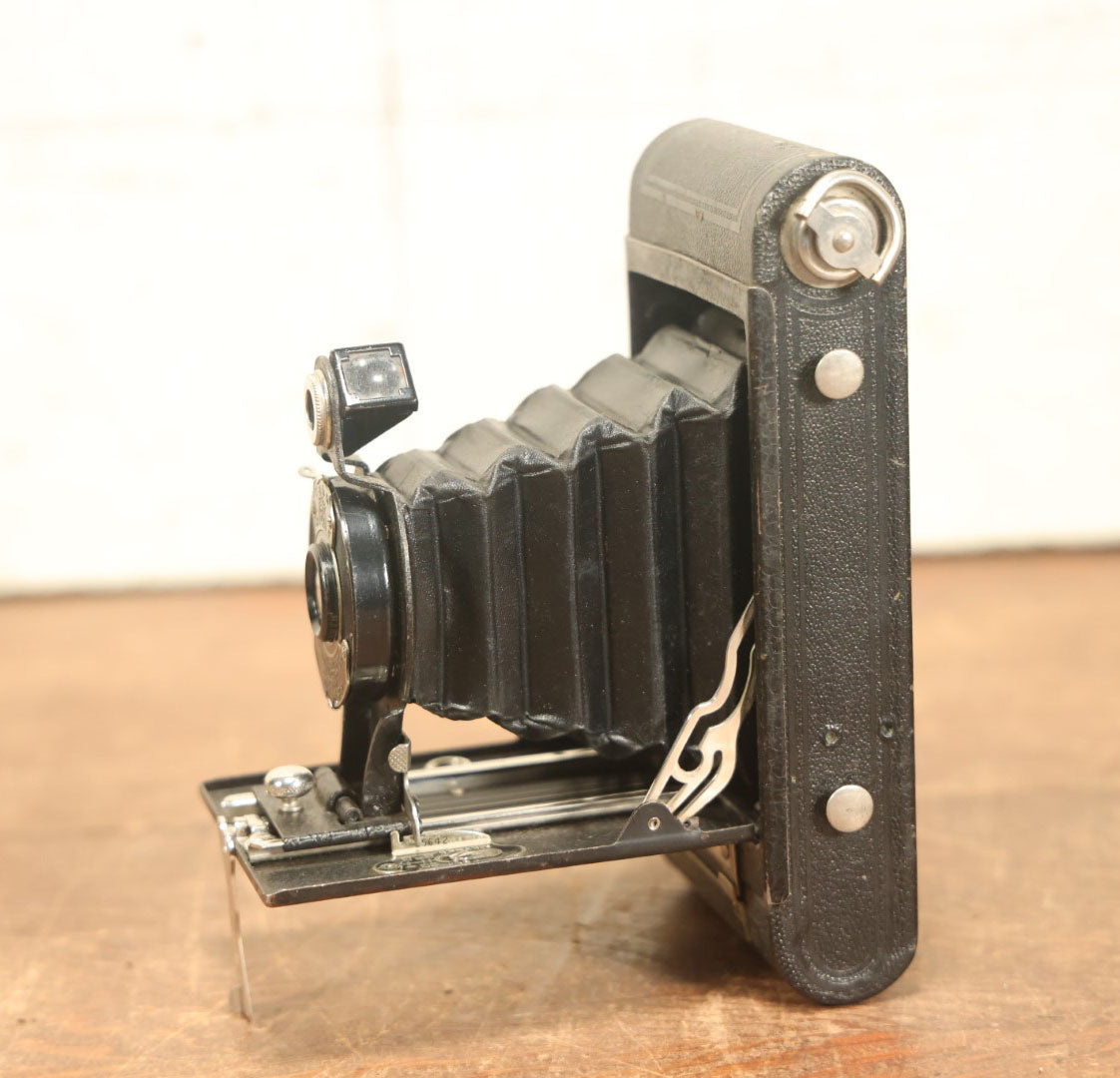 Lot 035 - Antique Kodak No. 2 Folding Cartridge Hawk-Eye Model B Film Camera