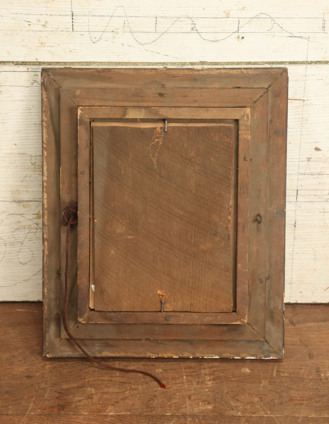 Lot 058 - Antique Cabinet Card Photo Of A Young Woman With Curly Bangs In Deep Frame With Golden Mat