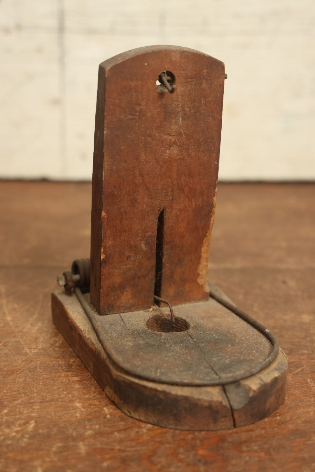 Lot 073 - Antique Star Rat Trap Wooden Rodent Trap By Lovell Mfg. Co., Erie, Pennsylvania, With Paper Label