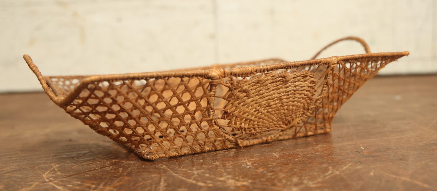 Lot 076 - Vintage Dainty Woven Wicker / Grass Basket With Handles