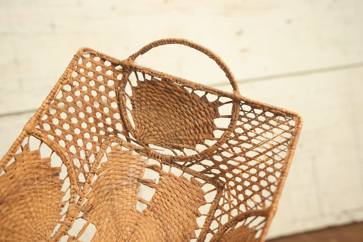 Lot 076 - Vintage Dainty Woven Wicker / Grass Basket With Handles