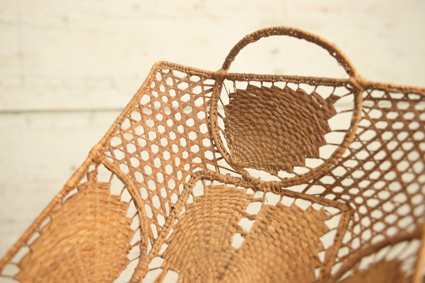 Lot 076 - Vintage Dainty Woven Wicker / Grass Basket With Handles