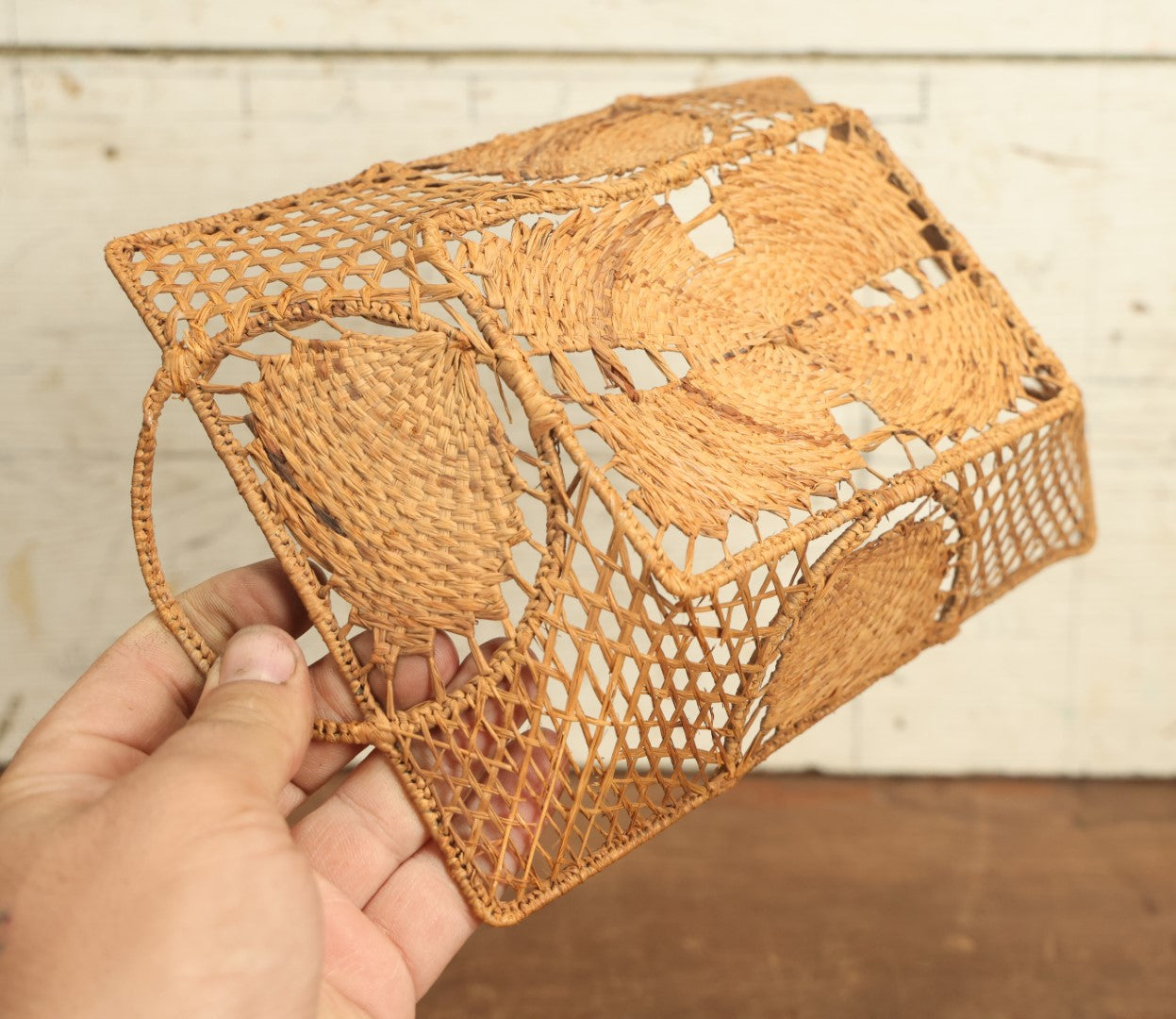 Lot 076 - Vintage Dainty Woven Wicker / Grass Basket With Handles