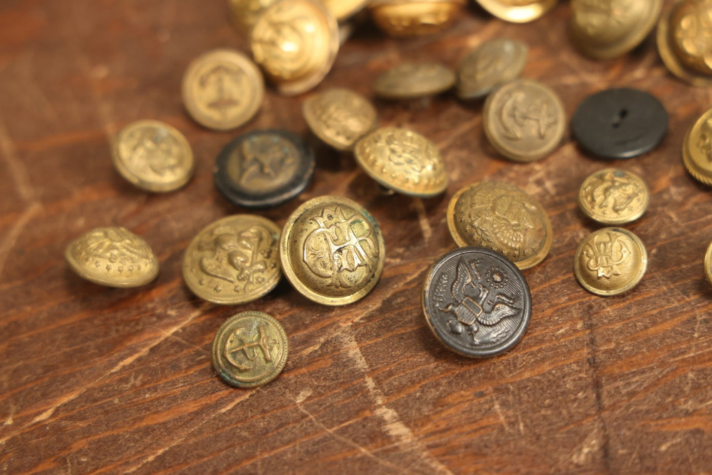 Lot 092 - Grouping Of Approximately 35+ Military And Other Buttons, G.A.R. Grand Army Of The Republic, Brass And More, Various Manufacturers