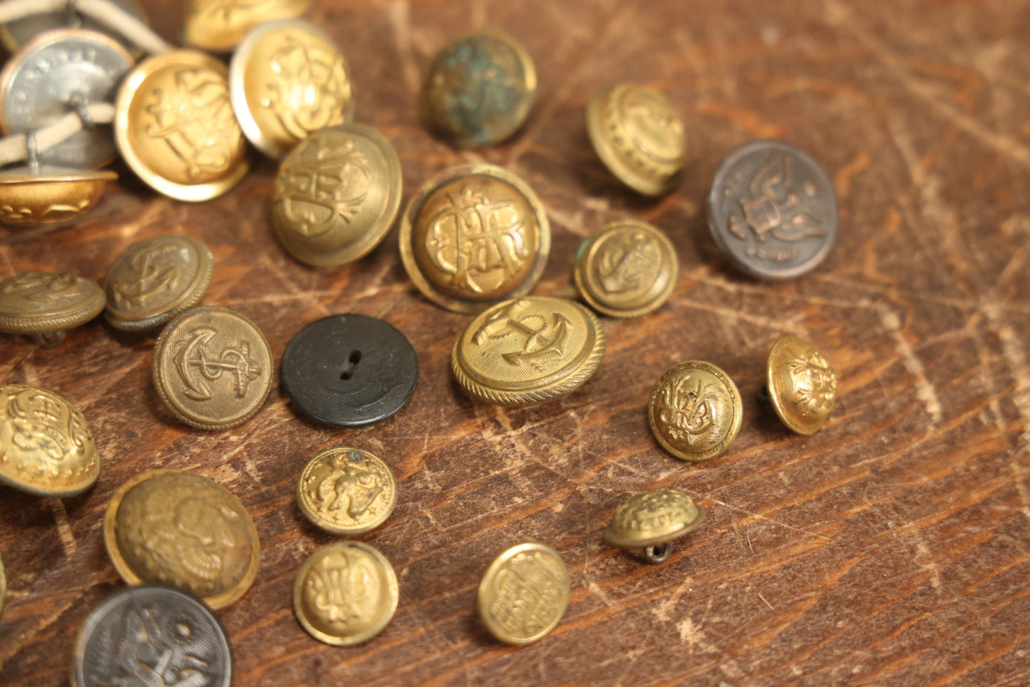 Lot 092 - Grouping Of Approximately 35+ Military And Other Buttons, G.A.R. Grand Army Of The Republic, Brass And More, Various Manufacturers