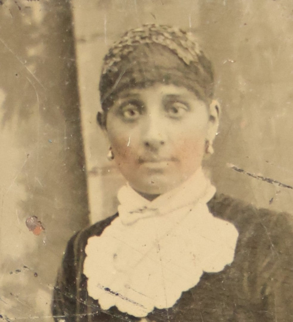 Lot 108 - Single Antique Tintype Photograph Of An Ethnically Ambiguous, Dark Skinned Young Woman